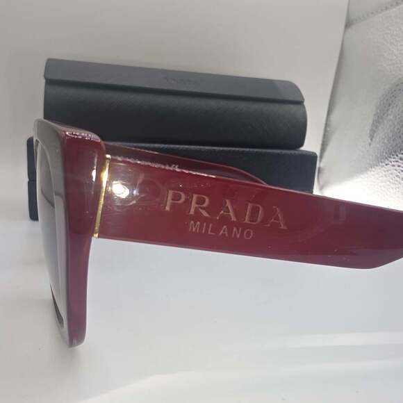 321 Prada Women's Red Polarized Rectangle Sunglasses Shades Size 52-18-140 - Picture 2 of 6